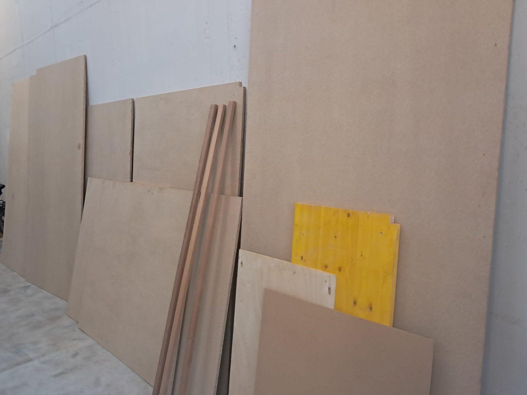 Articoli in legno: diverse Holzplatten diverse Grössen – Usato da Zürich venduto da Lia107 1