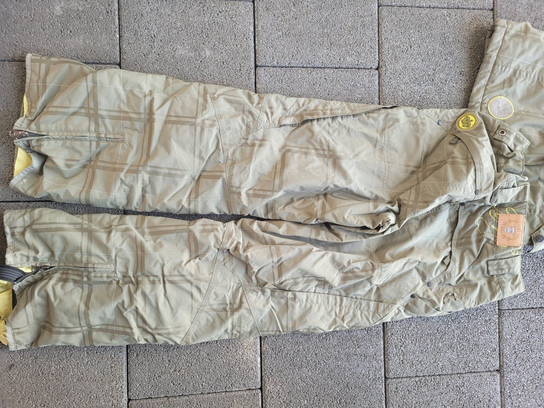 Burton Completi & Tailleur: burton skianzug gr xs – Usato da Schalunen venduto da Sunneschiin09 4