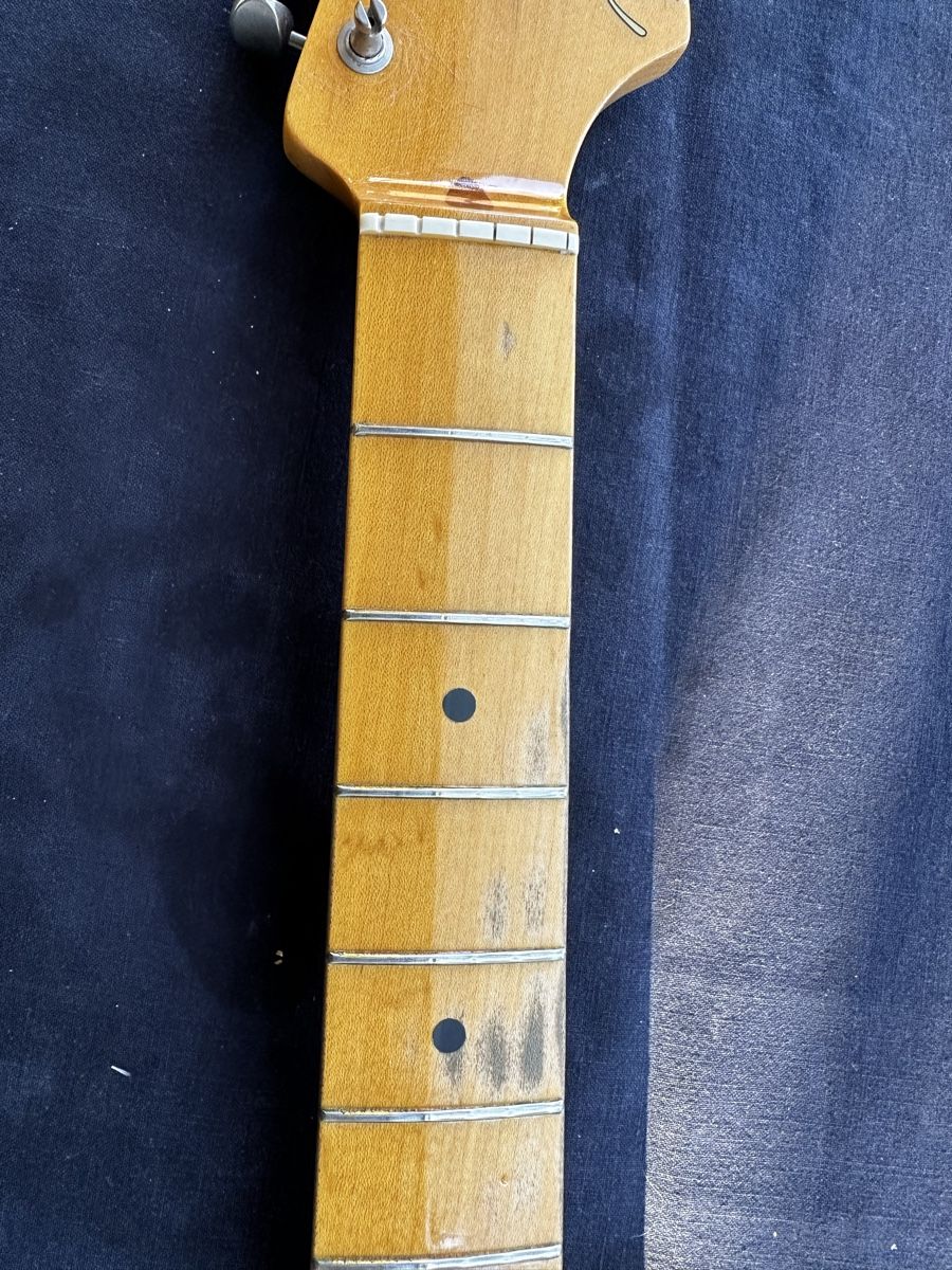 Fender Strumenti musicali: Manche Fender Stratocaster USA 57 – Usato da Cranves Sales venduto da Domblo 7