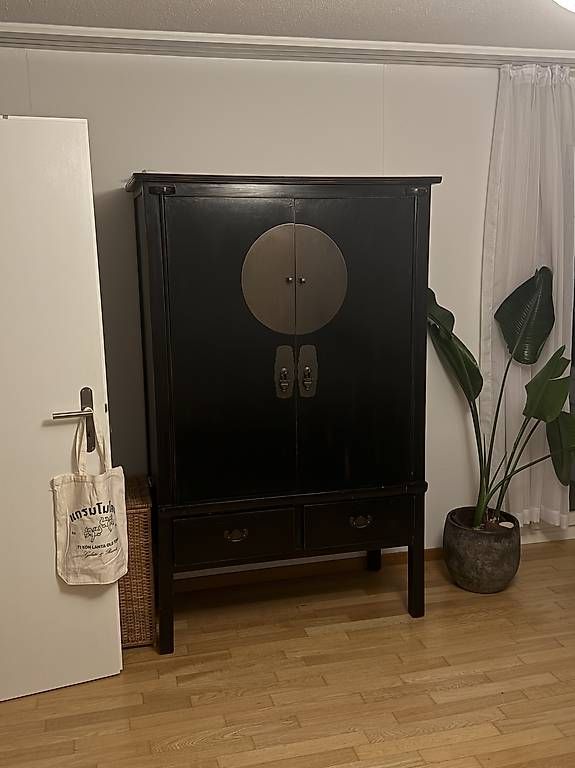 Armoires: Edler Schrank im asiatischen Stil – D'occasion à Zürich par cemkurcan 1