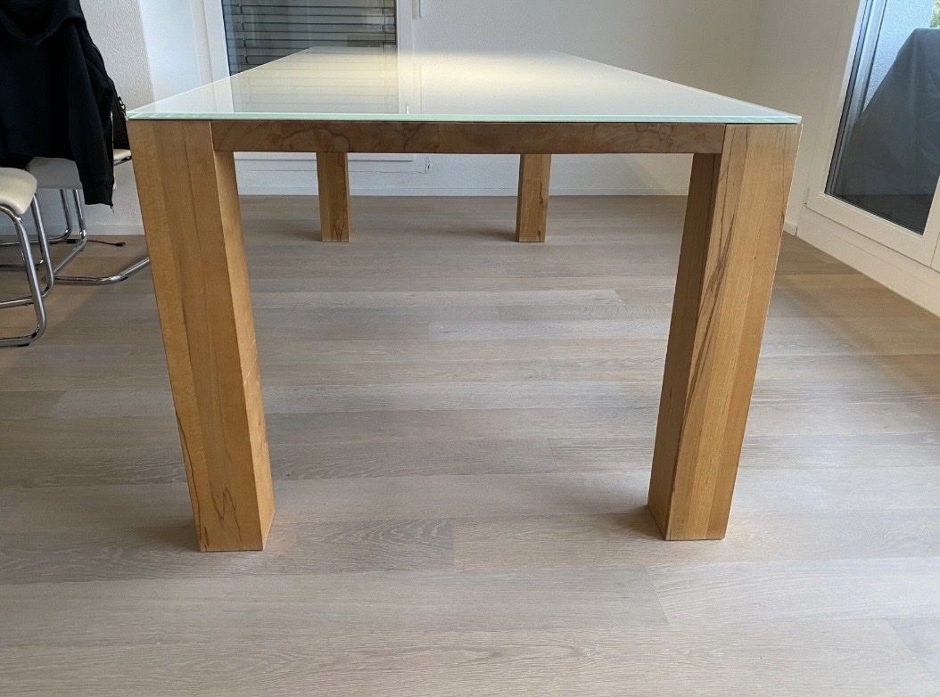 Tavoli: Esstisch aus massiver Buche mit Glas-Top – Usato da Baden venduto da Pyramide_Lionking 1