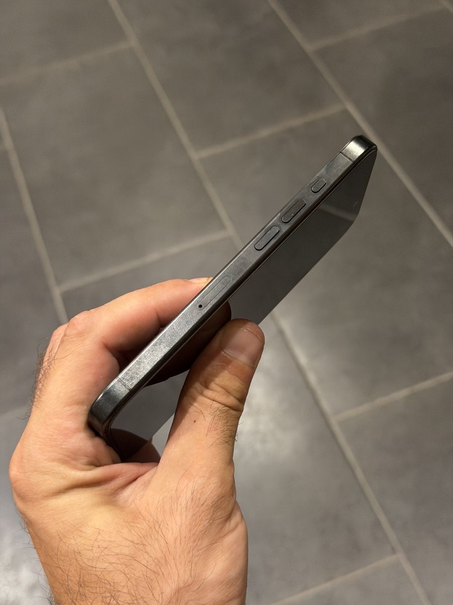 Apple Handys / Smartphones: Apple iPhone 15 Pro Titanium Black 128GB TOP Zustand – Neu (gemäss Beschreibung) aus Basel von Drgtc 2