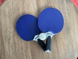 2 Tischtennis Schläger Kettler mit zwei Bällen