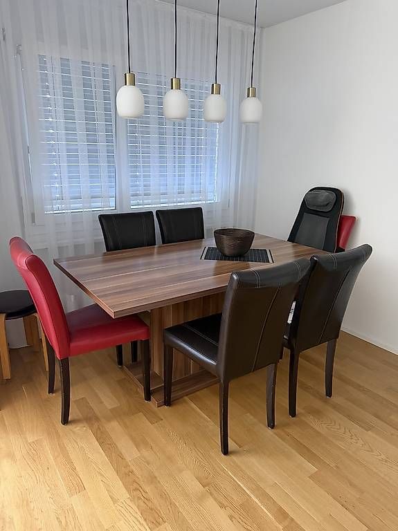Set di tavolo e panche: Tisch und 6 Leder-Stühlen – Usato da Kriens venduto da ma007 2
