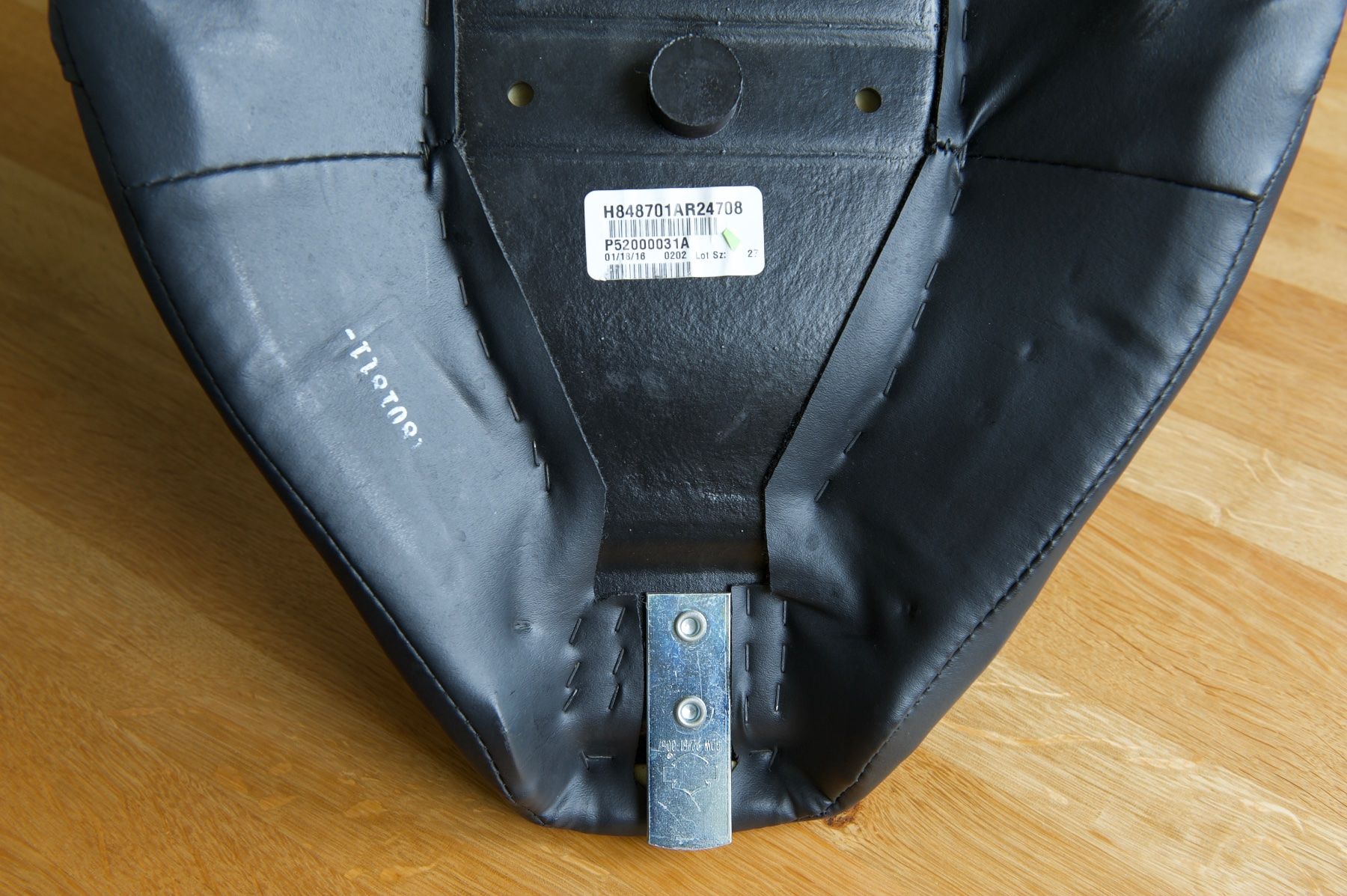 Harley-Davidson Tutti i ricambio per moto: H-D Softail Slim S Sitz - Tuck & Roll Einzelsitz 10.5" – Usato da Rorschach venduto da ewu_996 3