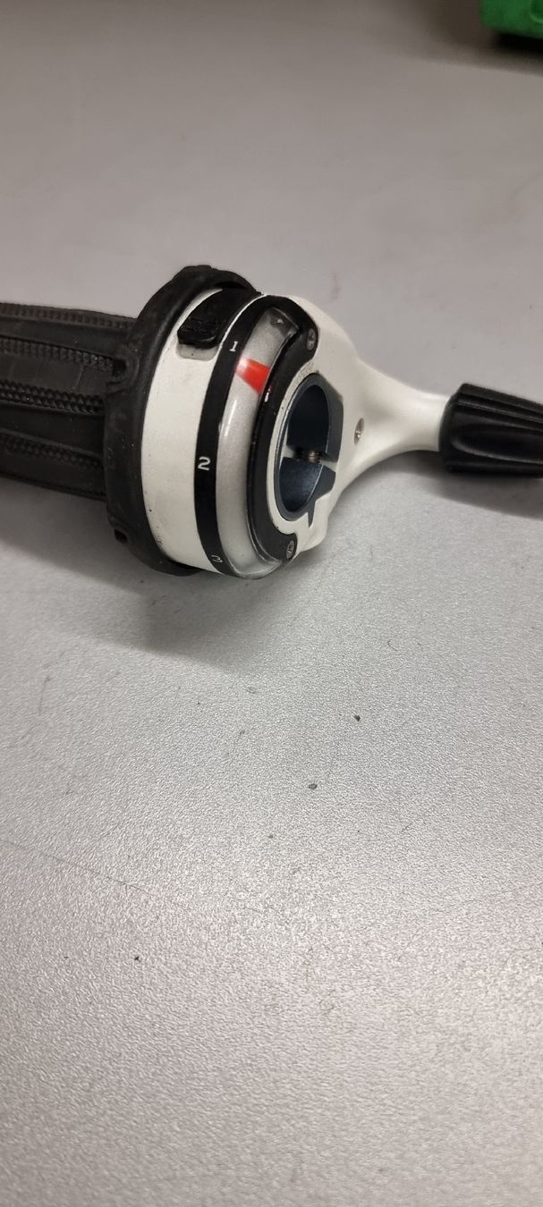 Sram Pezzi di ricambio: Sram 9.0 SL Grip Shift - Versand möglich – Usato da Seon venduto da Stibinio 4