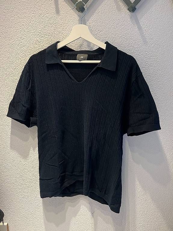 H&M Magliette Polo: Dunkelblaues / Navy Strickpolo, Grösse M, H&M – Usato da Horn venduto da timosidler