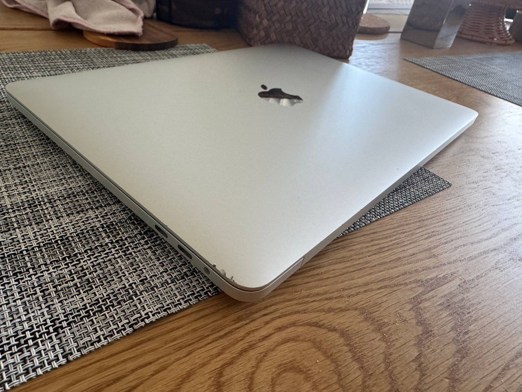 Apple Portables: MacBook Pro 13" 2020 16GB 512GB – D'occasion à Zug par subaru1942 5