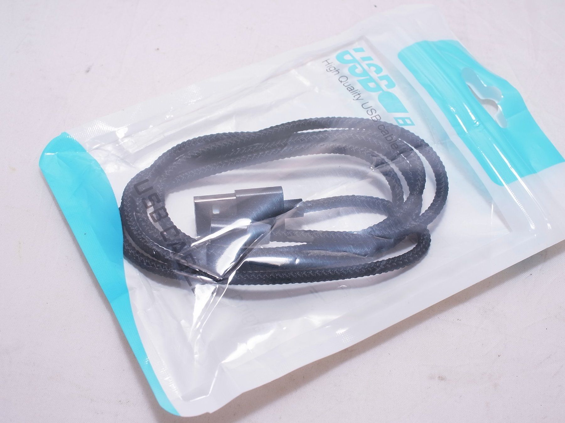 Cavi: 4 Handy Ladekabel Magnet USB mit 3 Adapter Micro USB, C, iOS – Nuovo (secondo la descrizione) da Zürich venduto da dnk_nrd8 2