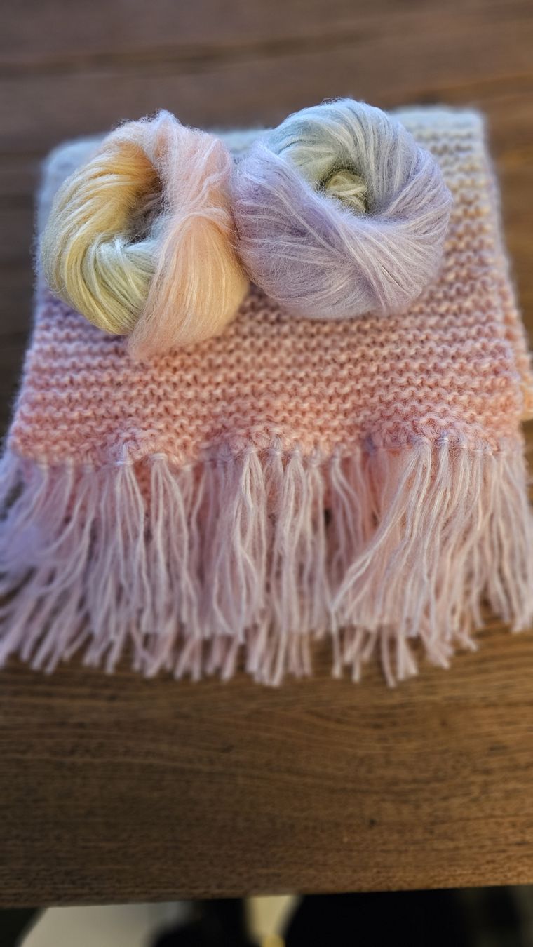 Foulard & Sciarpe: Strickschal wunderbar weich. – Nuovo e nell'imballaggio originale da Fehraltorf venduto da lisam16 1
