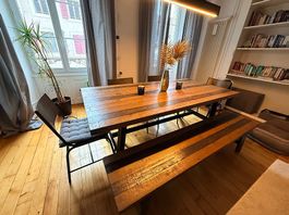 Ensemble de salle à manger avec table, banc et 4 chaises
