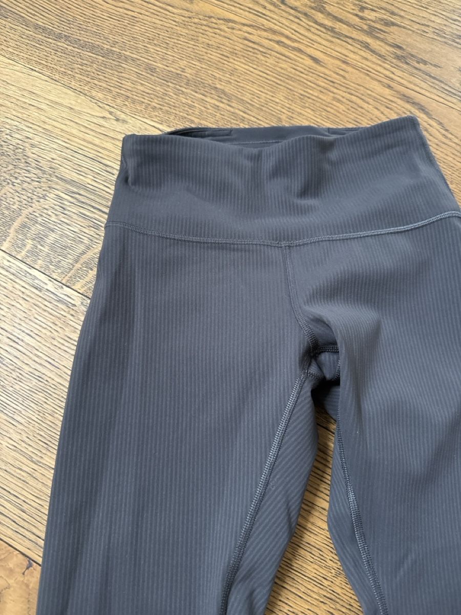 Lululemon Leggings: Lululemon wunder train Gr. 4, nur einmal getragen – D'occasion à Volketswil par nadine2907 1