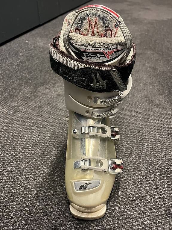 Scarpe da uomo: Skischuhe Grösse 39  – Usato da Zürich venduto da Uki02 1