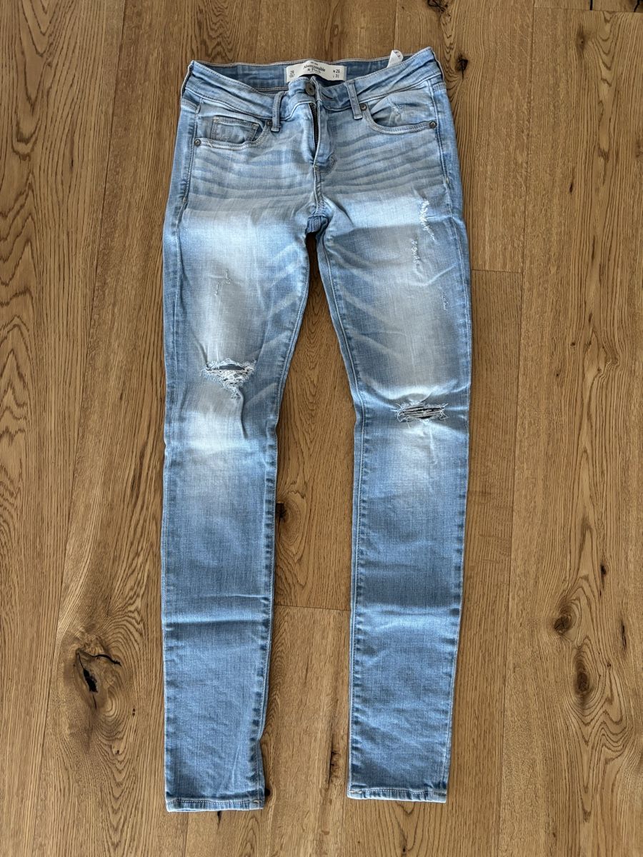 Abercrombie Jeans: Abercrombie & Fitch Jeans – Usato da Buttisholz venduto da Melsan