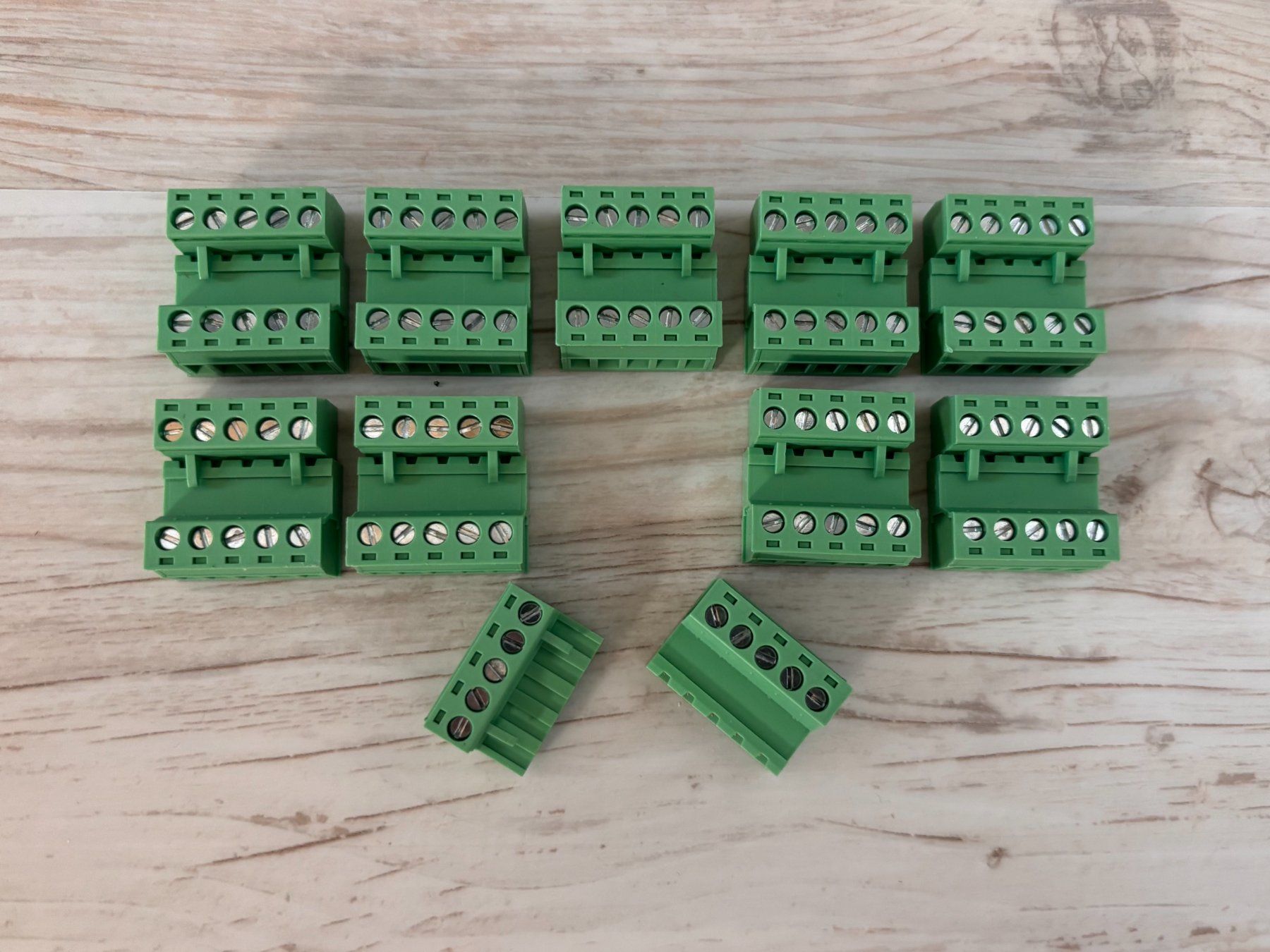 Componenti elettronici: 10 Sets 5pin steckbare Anschlussblöcke, Steckverbinder – Nuovo e nell'imballaggio originale da Oberrieden venduto da Waeleh