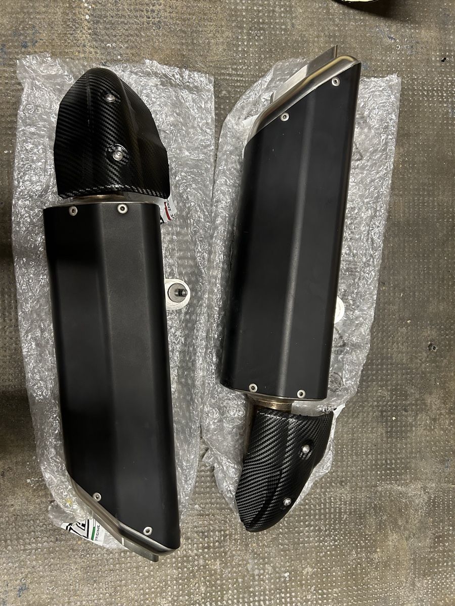 Ducati Strada: Ducati monster 796 pot Zard – Usato da Ecublens VD venduto da RodrigoFortunato249