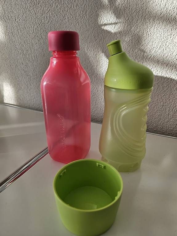Tupperware Gourdes & Thermos: Tupperware Getränkeflaschen NEU – Neuf avec emballage d'origine à Neukirch (Egnach) par Bonita6 1