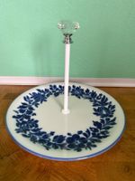 ETAGERE  MIT  GESCHLIFFENEM  GLASKOPF