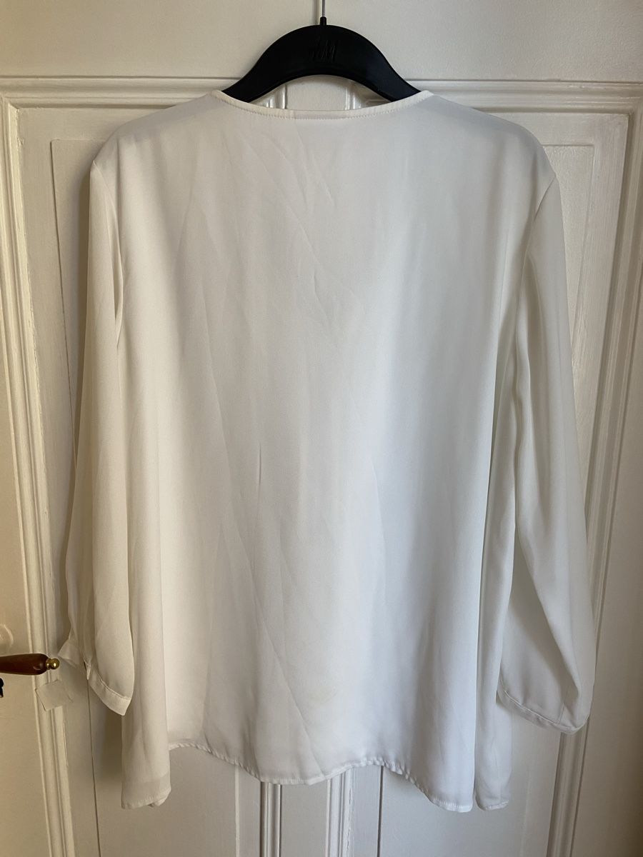Camicette: Edle Bluse mit Glitzerbesatz Gr.42/44 – Nuovo (secondo la descrizione) da Zürich venduto da Unique2400 2
