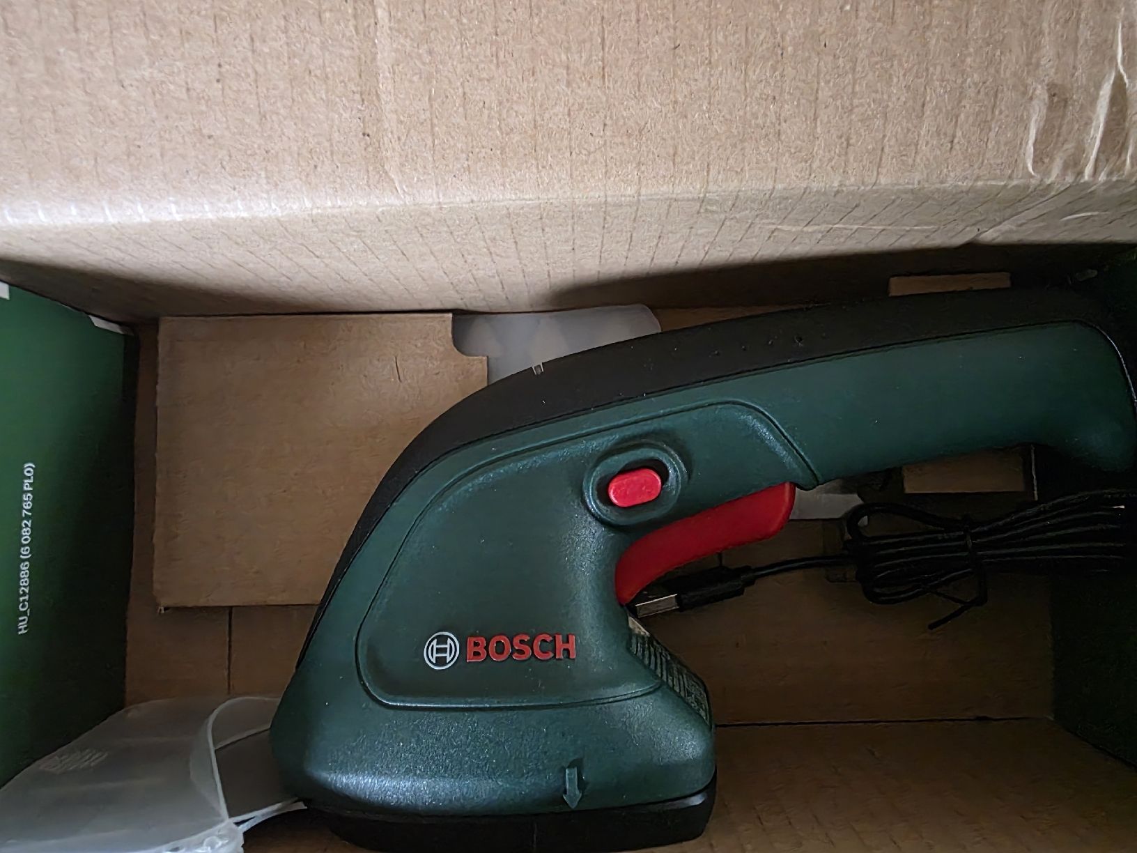 Bosch Alle Werkzeuge: Cisaille Bosch EasyShear 3.6V – Neu und originalverpackt aus Prez-vers-Noréaz von Bogh15 5