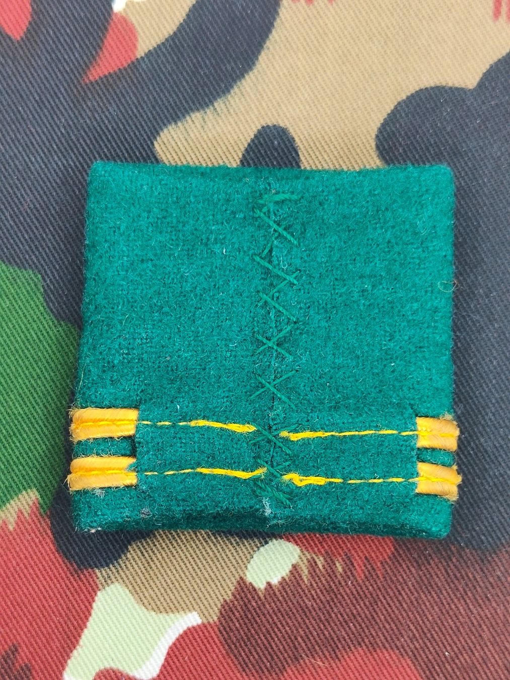 Schweizer Armee Plaketten & Abzeichen: Schulterpatte Oberleutnant Bat 66 – Gebraucht aus Bauma von SwissMilitaria 1