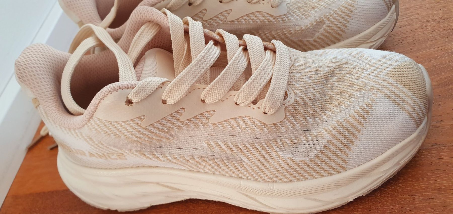 Scarpe da donna: Endurance Schuhe Sneakers Grösse 36 beige – Usato da Stansstad venduto da InStyle8 1
