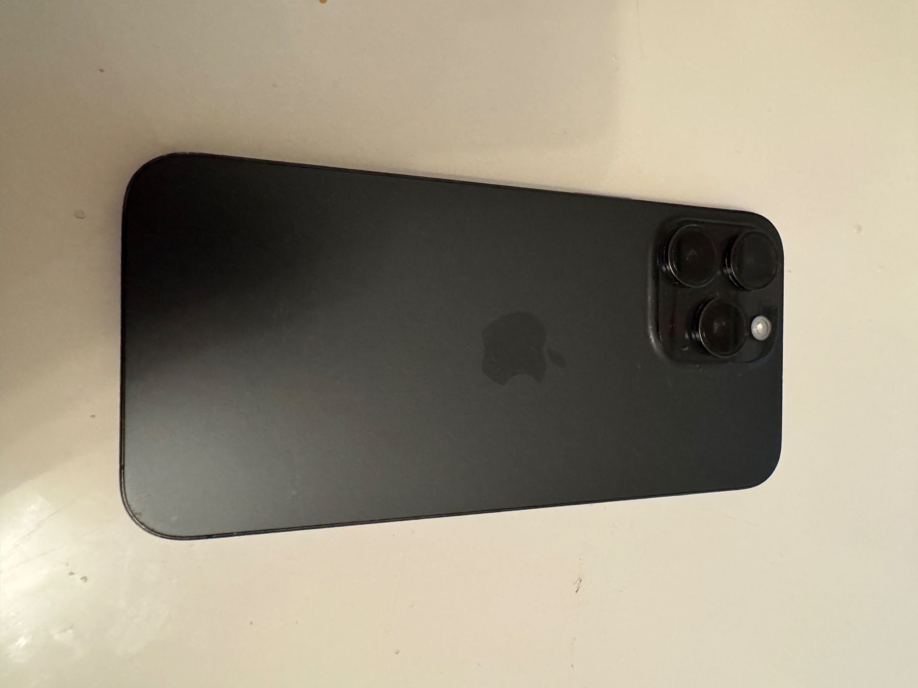 Apple Telefoni cellulari / Smartphones: iPhone 15 Pro Max 256GB Black Titanium + 4 Cases – Usato da Adliswil venduto da krocan700 4