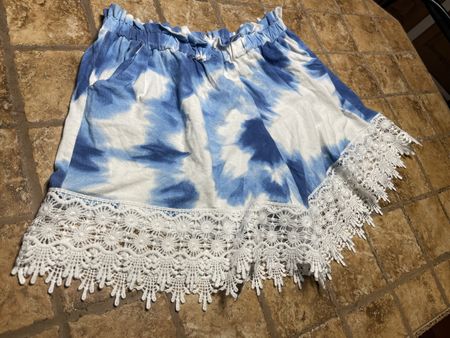 Shorts estivi azzurri e bianchi con pizzo,tgM/L-vacanze