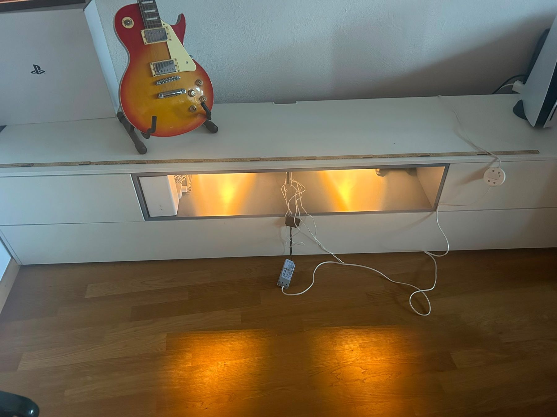 TV Möbel: Fernsehschrank – Gebraucht aus Bennau von dan_8q2j 1