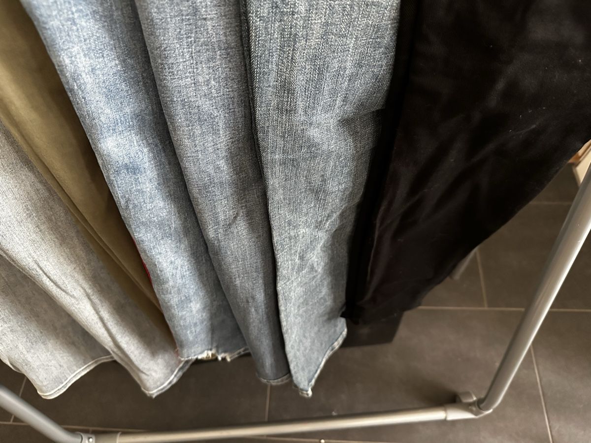 Jeans: Jeans Hosen  – D'occasion à Winterthur par Frangello 6