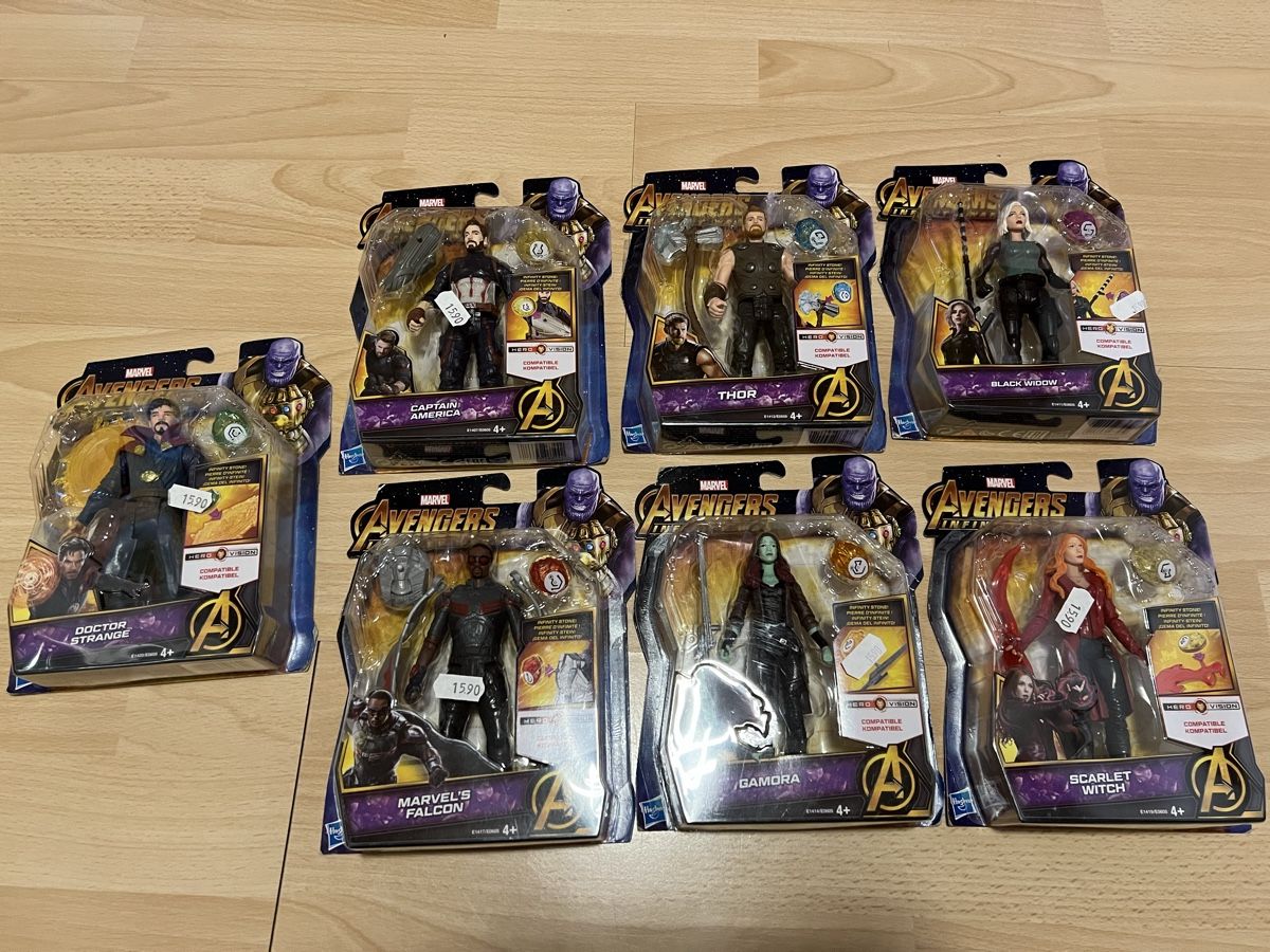 Hasbro Figuren: Marvel Hasbro Action Figures Collection Set – Gebraucht aus Eglisau von