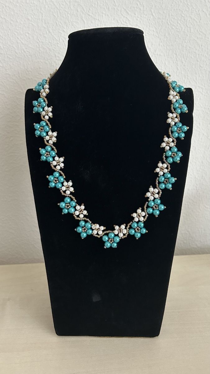 Catenine: Halskette türkis weiss Blume elegant – Nuovo (secondo la descrizione) da Ettiswil venduto da nat_9vgc