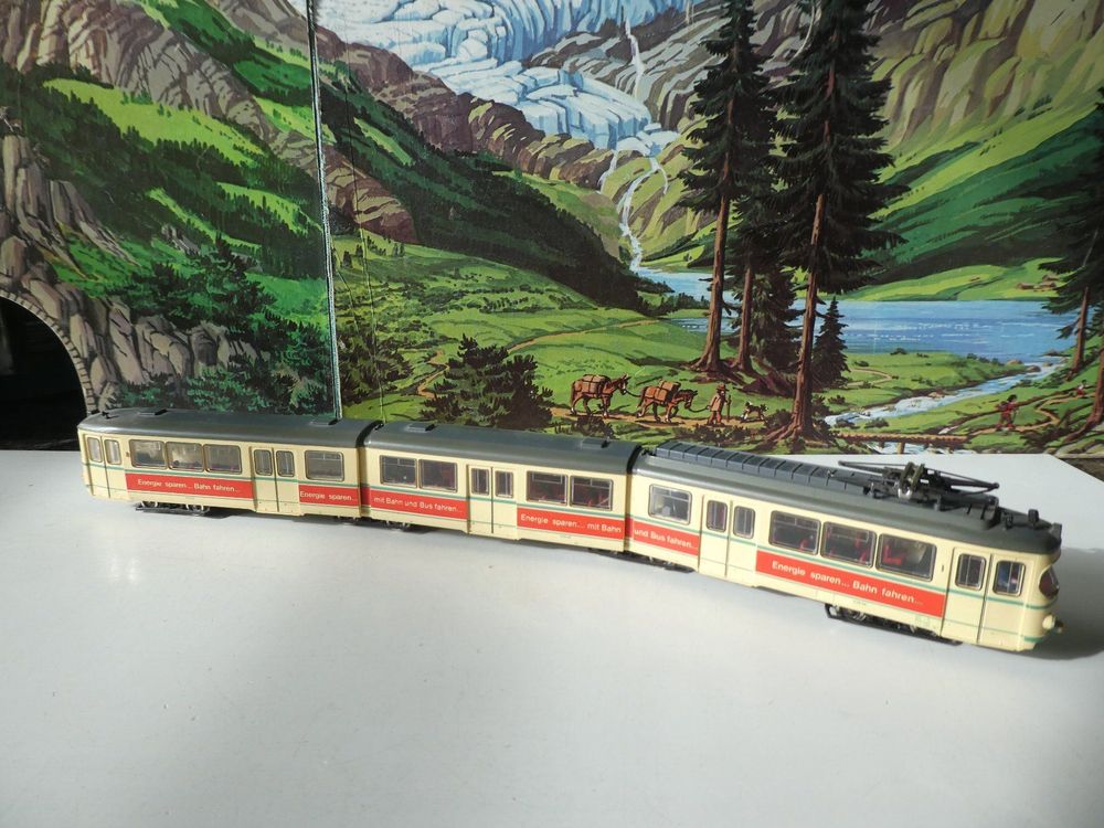 ROCO 63091 - Tramway 3 éléments Kupferberg Gold de la KVB 3133 ép.IV