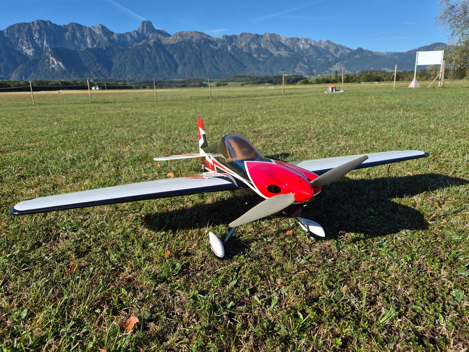 RC Modellbau: RC Acro Modellflugzeug – Gebraucht aus Uttigen von eomat 4