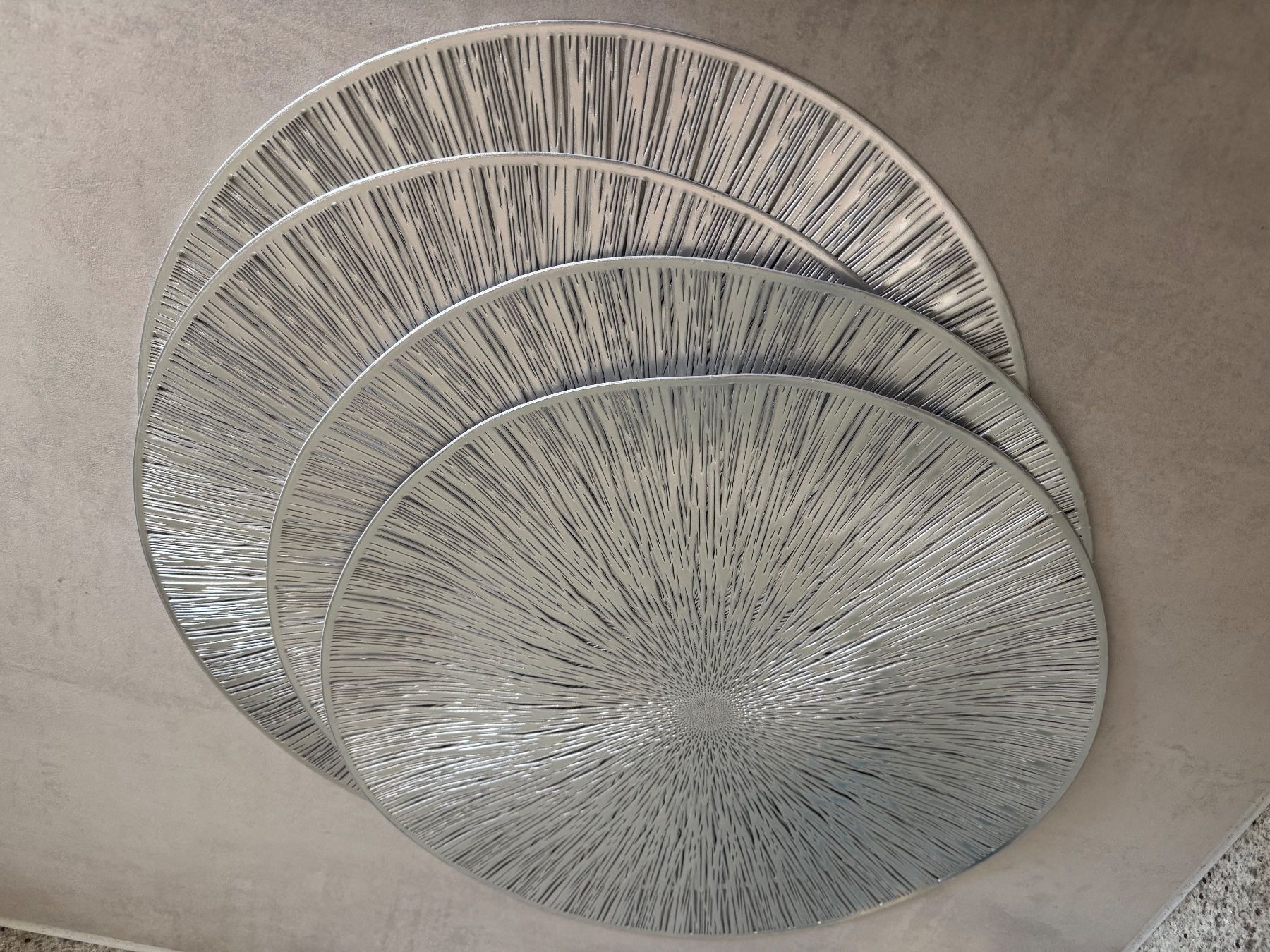 Tischset: 4 Stk. Tischsets rund 40 cm - silber - NEU! – Neu (gemäss Beschreibung) aus Geroldswil von Jeremy11 1