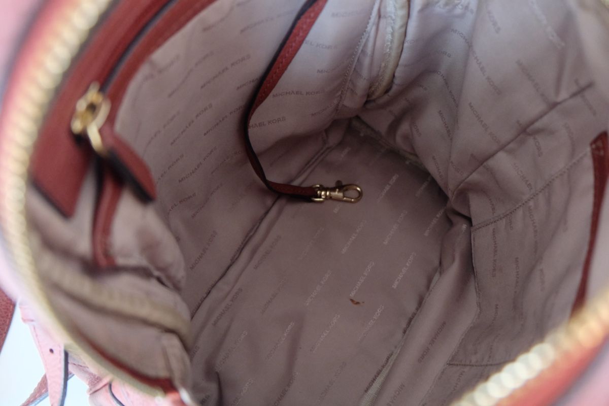 Michael Kors Zaini:  Michael Kors Leder Rucksack gebraucht – Usato da Kriens venduto da J.Iten 7