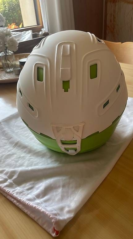 Uvex Helme: Uvex Skihelm unfallfrei – Gebraucht aus Flums von Sam.Ermann 2