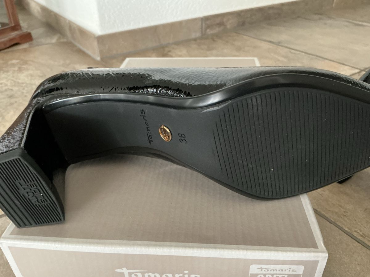 Tamaris Scarpe da donna: Tamaris Pumps aus Leder – Nuovo e nell'imballaggio originale da Buchs AG venduto da chipmunk710 3