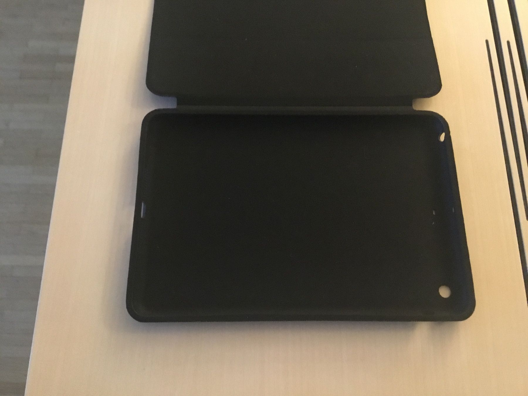 Covers & Schutzfolien: I Pad Hülle – Neu und originalverpackt aus Schlieren von hespeler99 2