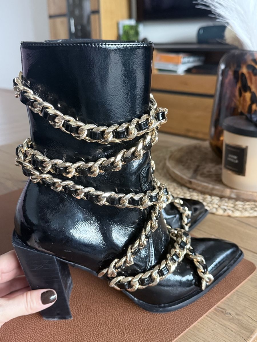 Damenschuhe: Bottines  Jaffri Campel noires avec chaînes dorées - Taille – Gebraucht aus Cham von Ezhdoll 1