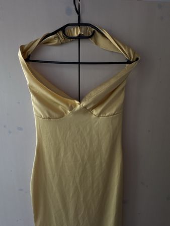 Robe jaune satinée  taille S