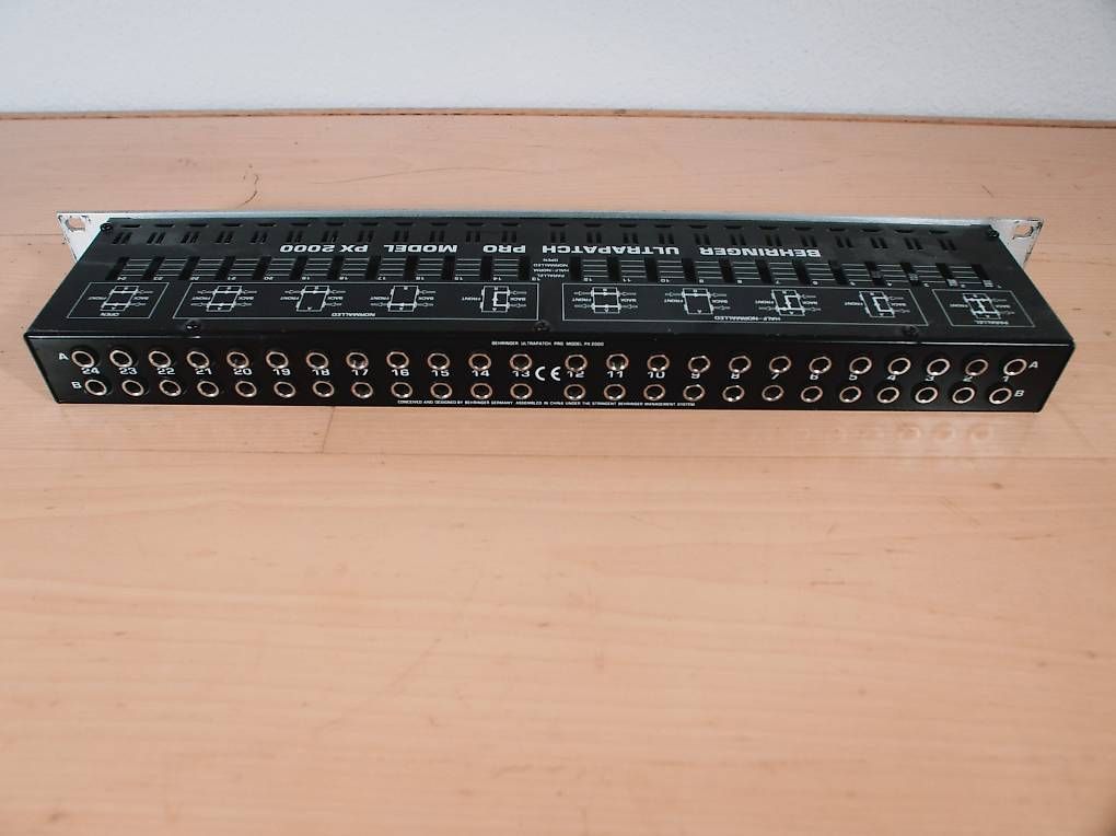 Behringer Systèmes de contrôle: Behringer Ultrapatch Pro Model PX 2000 – D'occasion à Hinterkappelen par audiowerft 1