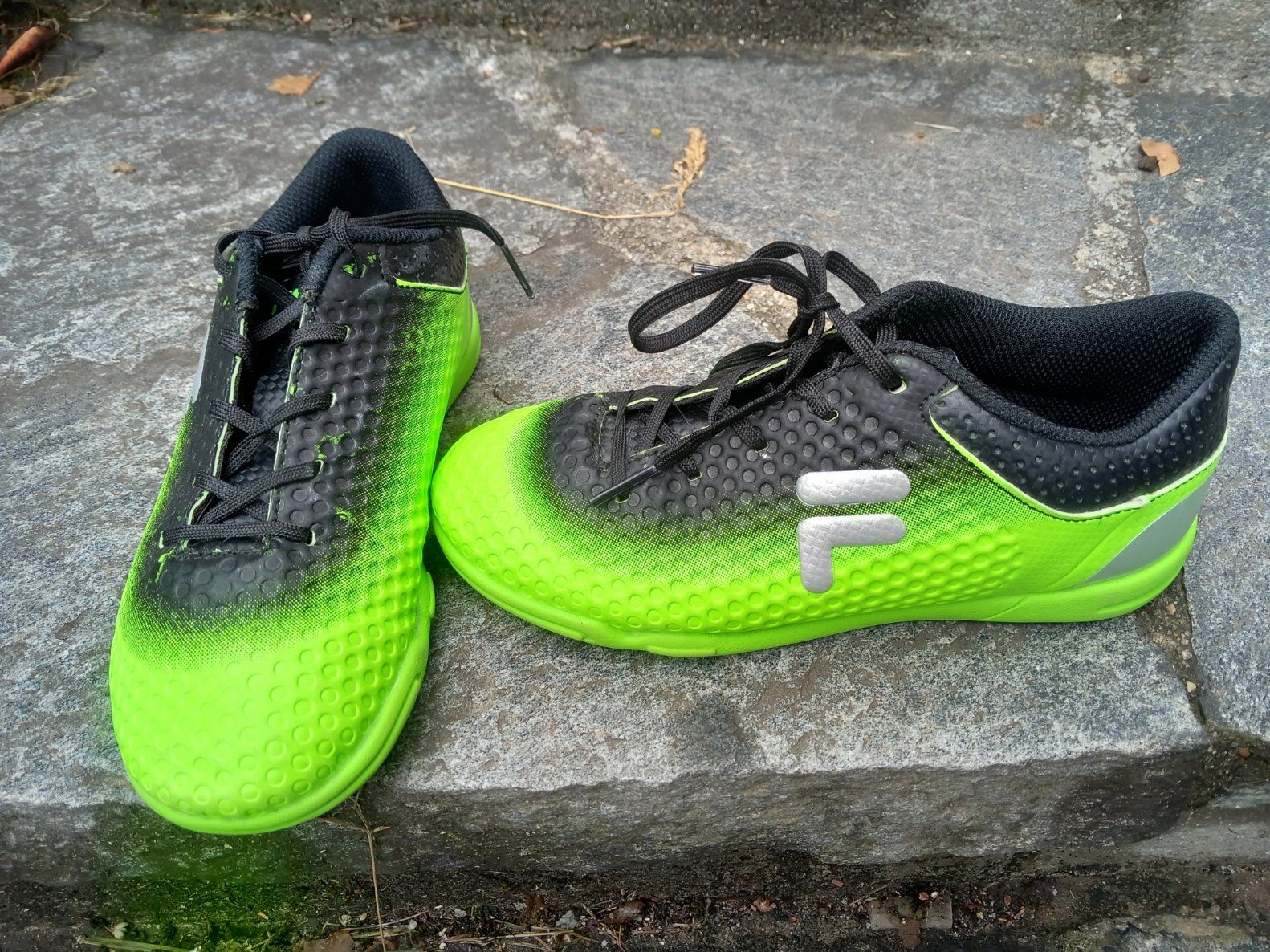 Scarpe per ragazzi: Scarpe da ginnastica Fila 32 – Usato da Motto (Blenio) venduto da Vale.L85 2