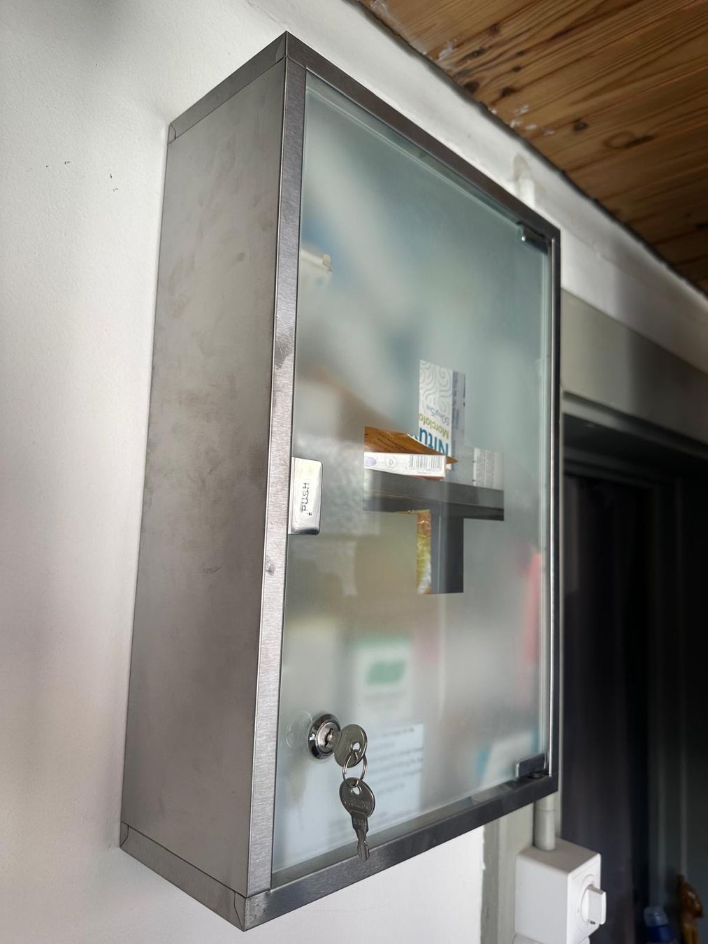 Armadi: Apothekenschrank / Wandschrank – Usato da Islisberg venduto da celinengel 3