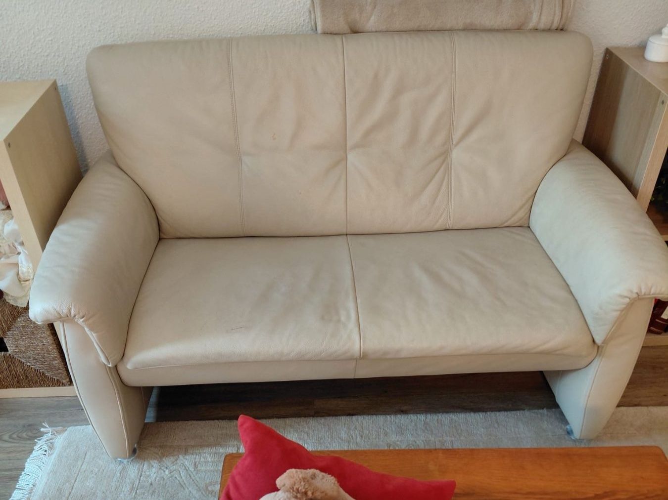 Sofas: echt Leder Sofa 2-er mit Hocker – D'occasion à Stallikon par Nessie6 3