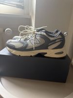 New Balance 530 Taille 38.5 Gris Blanc Bon état