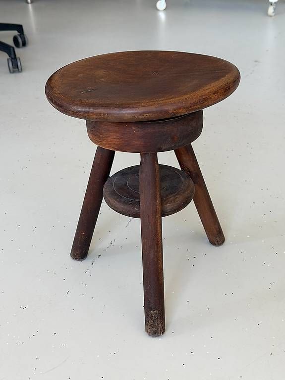 Sgabelli: Tabouret en bois massif – Usato da Le Lignon venduto da EAS