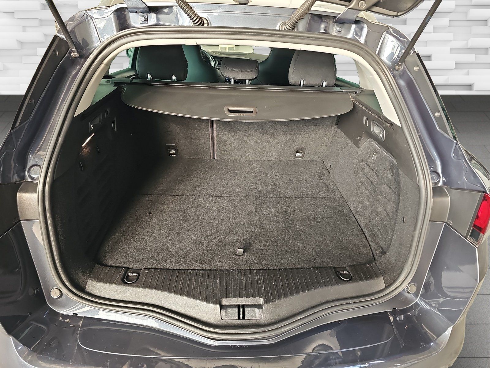 Renault Automobili: RENAULT Mégane Grandtour E-Tech Plug-in 160 R.S. Line – Usato da Conthey venduto da garagedunord 5