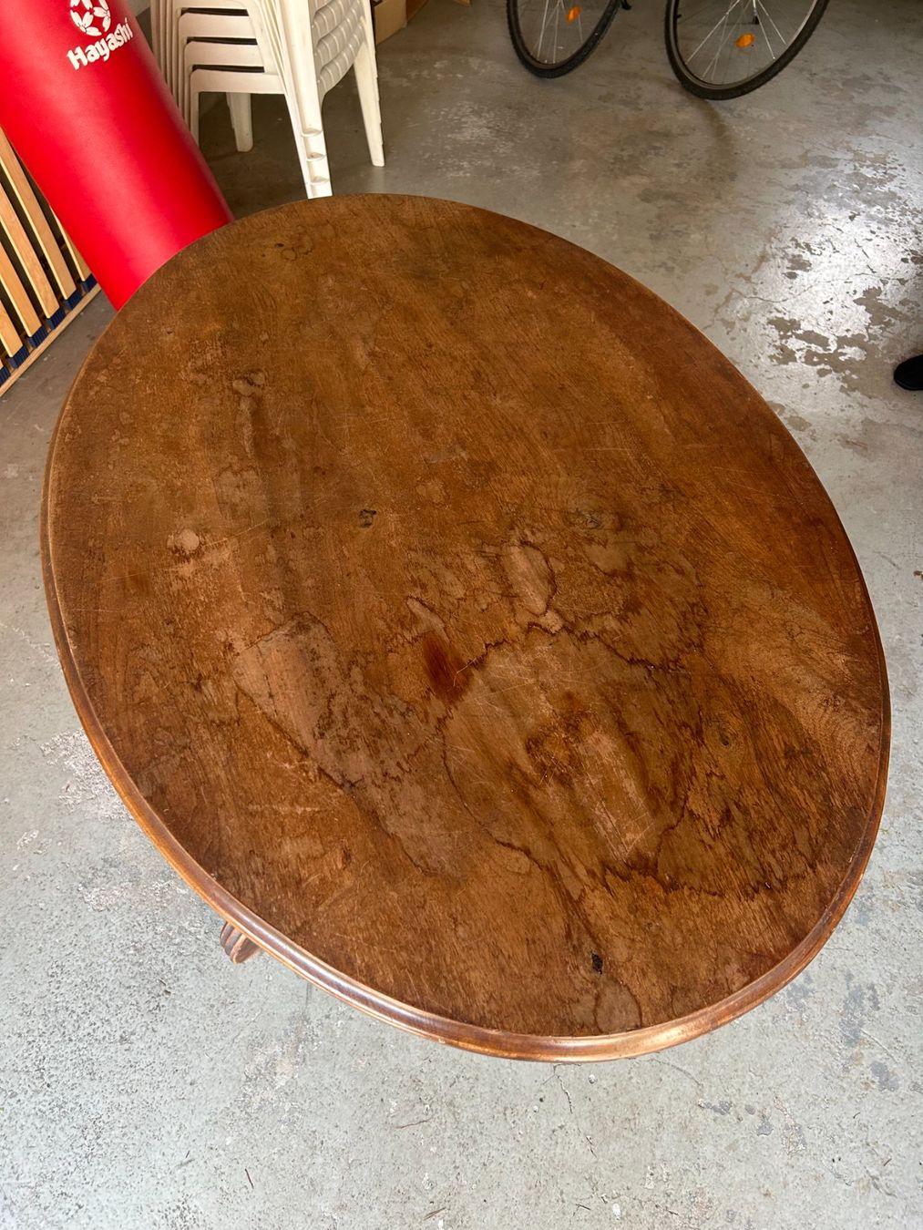 Lattenroste: Holztisch oval – Gebraucht aus Münchenstein von reg_8mmz 3