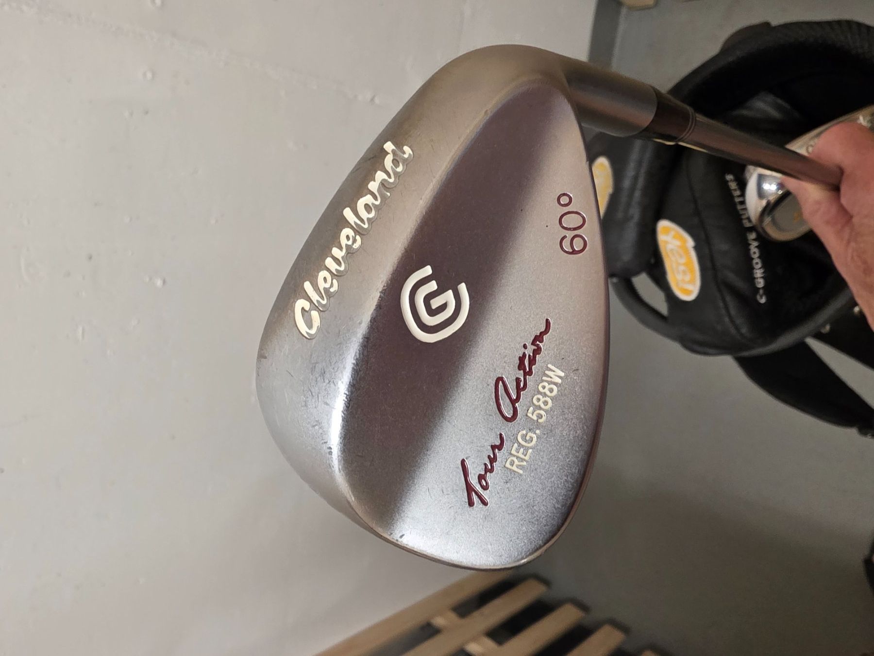 Mazze & Set: TaylorMade Golfbag mit Eisen und Putter – Usato da Bad Zurzach venduto da Luberon 1